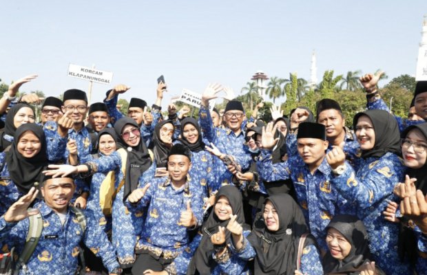 Foto: para guru sukwan foto bersama saat pengangkatan menjadi PPPK