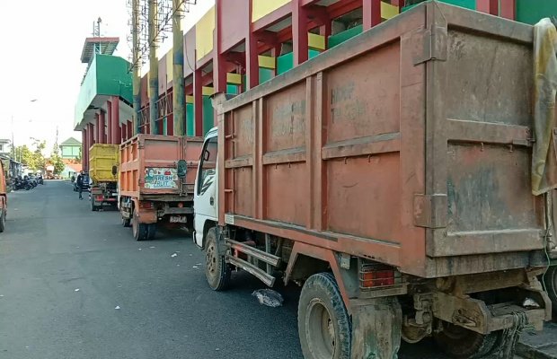 Foto : Truk Sampah