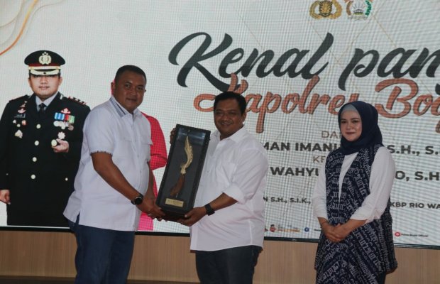 Foto: Ketua DPRD Kabupaten Bogor dan Kapolres Iman Imanuddin