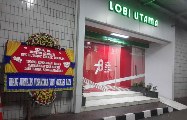 Foto: Karangan bunga untuk Menteri Agama 