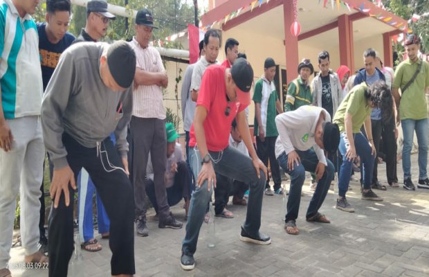 Foto: Peserta Ikuti Lomba Semarak Agustus di Halaman Pendopo Kecamatan Rubaru, Kamis, (3/8/2023).