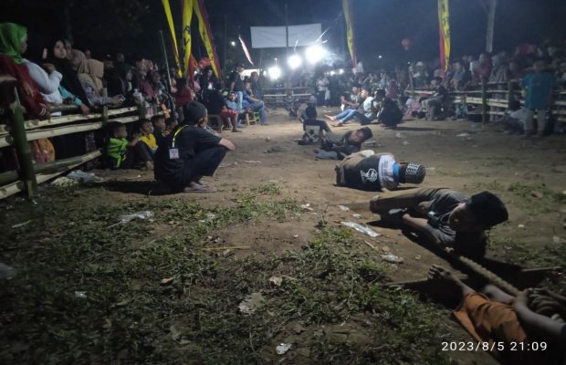 Foto: Meriahkan HUT RI Desa Mrawan Gelar berbagai lomba salah satunya tarik tambang anak dibawah umur.