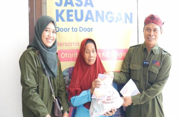 Foto: OJK-LSAI saat mengedukasi Masyarakat Soal Keuangan ke desa