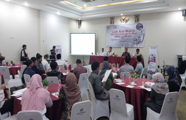 Foto: SMKN 1 Sumenep tuntaskan program link and match bersama DUDIKA di Hotel De Bagraf