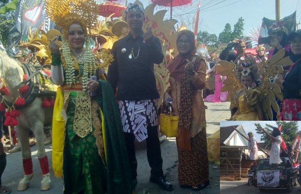 Foto: Camat Jombang dan Bu Kades Wringin Agung