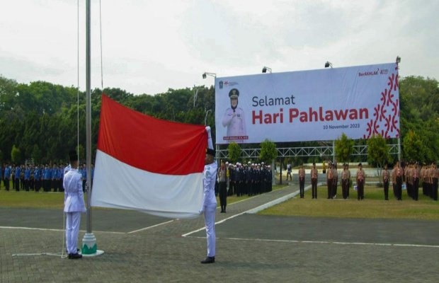 Foto : pelaksanaan upacara Hari Pahlawan di Alun-alun Lumajang