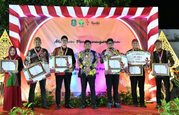 Foto: Kegiatan Bupati Award 2023 yang berlangsung di Taman Andhep Ashor Keraton Sumenep, Selasa (14/11/2023) malam