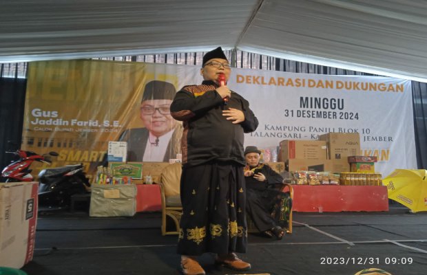 Foto: Gus Jaddin saat deklarasi dihadapan ribuan massa.