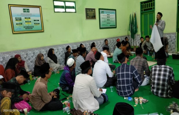 Foto: Bintek SiRekap Kepada KPPS se-Kecamatan Rubaru di Kantor MWC NU Rubaru, Selasa, (06/02/2024).