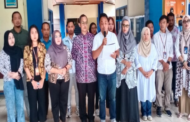 Foto : Pernyataan sikap Civitas Akademika Stikosa AWS tentang pesta demokrasi Pemilu 2024