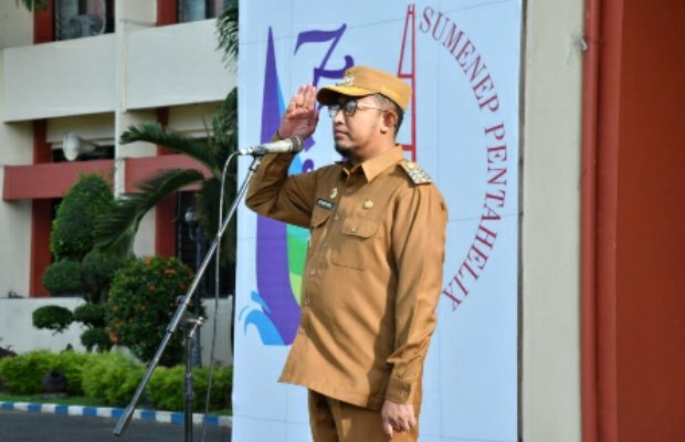 Foto: Bupati Sumenep Achmad Fauzi Wongsojudo, SH, MH Saat Memimpin Apel Upacara Hari Senin Special, Senin (26/02/2024)
