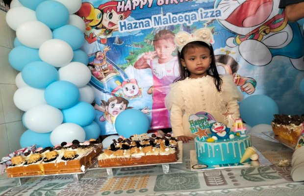 Foto : Suasana perayaan ultah pertamanya Hazna Maleeqa Izza bersama keluarga di tahun kabisat tepat pada tanggal 29 Februari 2024 di kediaman M.H. Sholeh di Sukomanunggal, Surabaya