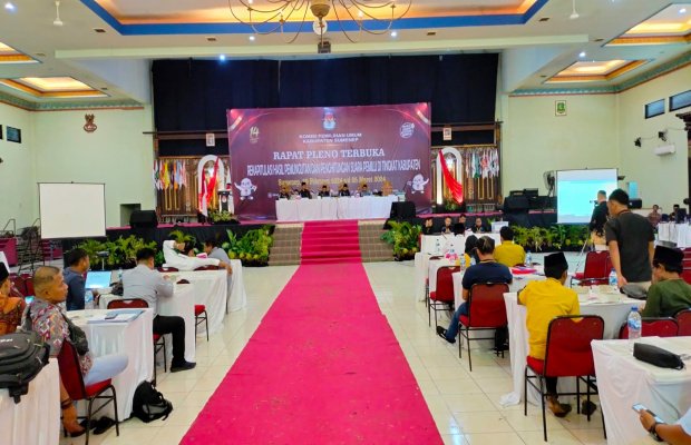 Foto: Suasana rapat pleno rekapitulasi perolehan suara tingkat kabupaten, PPK Masalembu