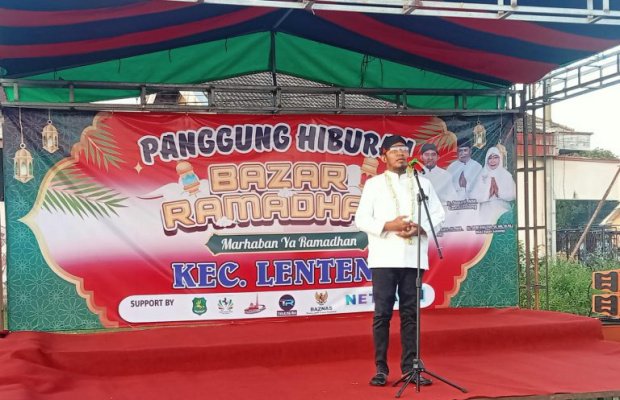 Foto: Bupati Sumenep Achmad Gauzi Wongsojudo saat membuka Bazar Ramadhan 2024 di Lenteng