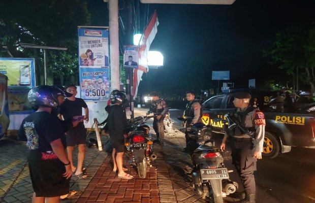 Foto: Patroli rutin di Bulan Ramadhan oleh Polres Jember