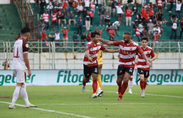 Foto: Kegembiraan Dalberto usai cetak gol