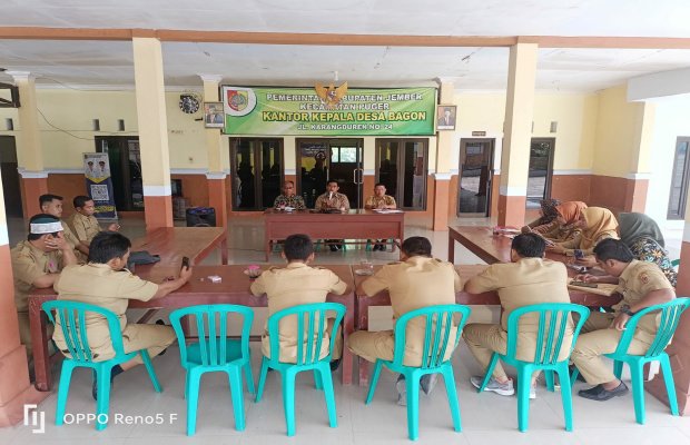 Foto: Giat rapat mingguan pemdes bagon