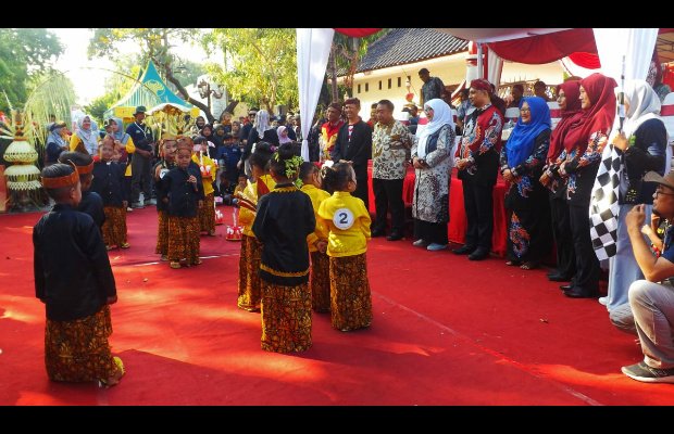 Foto: Calendar of Event Sumenep 2024 ; Festival Tan Pangantanan Dhe' Nondhe' Ni' Nang, Sabtu. (25/05/2024), Jenjang TK dan SD.