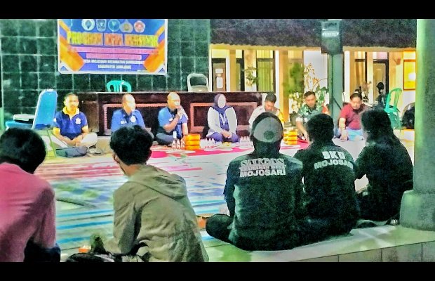 Foto : Kegiatan sosial bahaya narkotika di balai desa Mojosari, Sumbersuko Lumajang