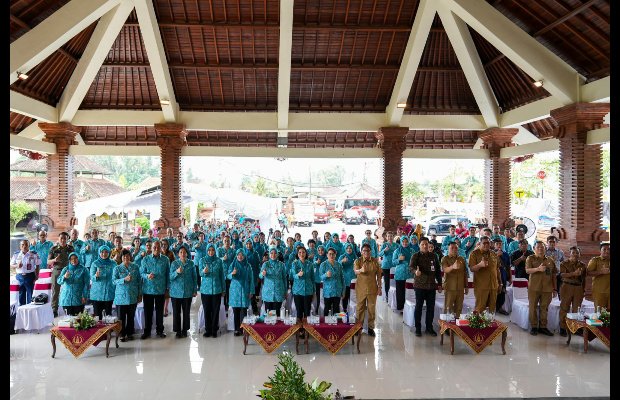 Foto: TP PKK Pusat, Tri Tito Karnavian saat melakukan kunjungan kerja ke Kabupaten Badung