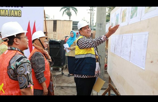Foto : Kadis PU-TR Lumajang memaparkan teknis kerja pada Pj. Bupati Lumajang