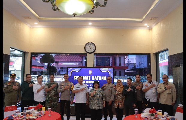 Foto: Bupati Jember dan Jajaran Polres Jember