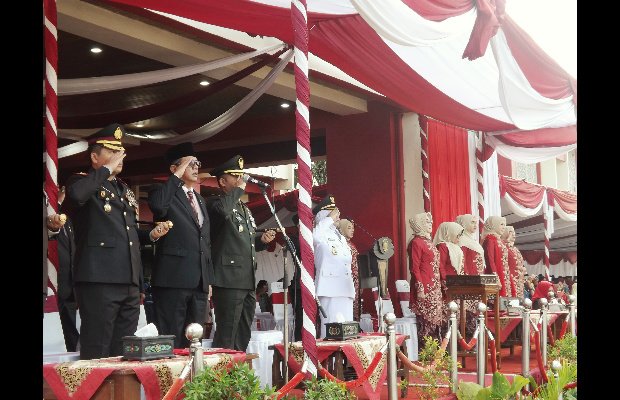 Foto: Pelaksanaan Upacara HUT RI ke-79 di Halaman Pemkab Sumenep, Sabtu (17/08/2024).