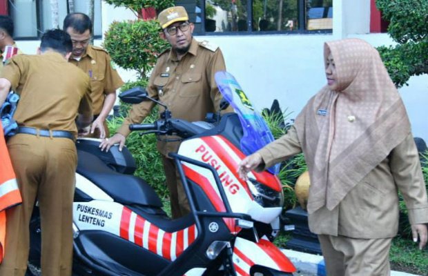 Foto: Bupati Sumenep saat penyaluran Motor Pusling 