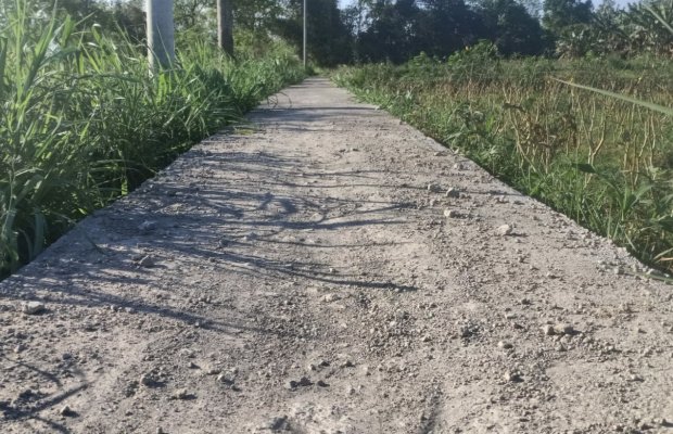 Foto: Proyek Beton baru seumur jagung sudah banyak yang retak 