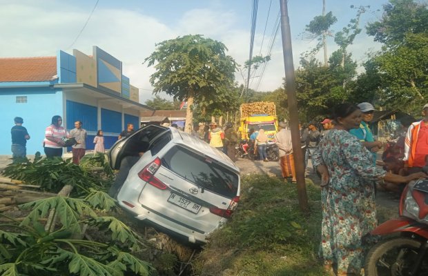 Foto: Lakalantas di KA Desa Ledokombo