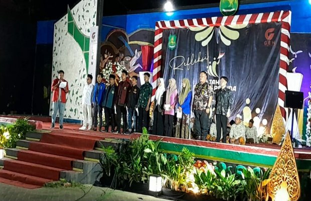 Foto: Refleksi Hari Sumpah Pemuda digelar di lapangan gotong royong, Kota Sumenep, Jawa Timur, Senin (28/10/2024).
