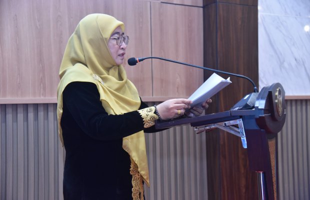 Foto: Plt. Bupati Sumenep, Hj. Dewi Khalifah, saar memaparkan capaian kinerja Pemerintah Kabupaten Sumenep