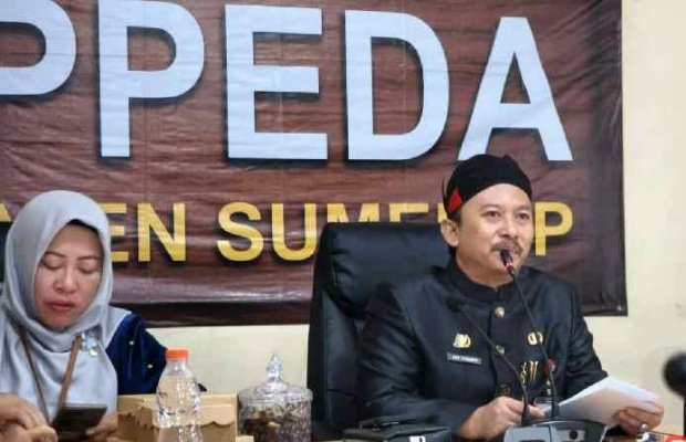 Foto: (Kanan) Kepala Bappeda Sumenep, Arif Firmanto.