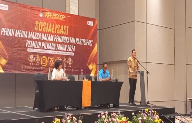 Foto: Narasumber dan ketua KPU kabupaten bogor
