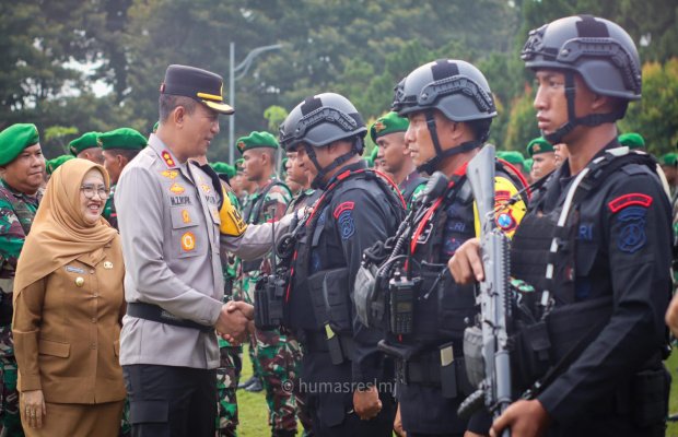 Foto: Kapolres Lumajang didampingi Pj. Bupati dan Dandim 0821