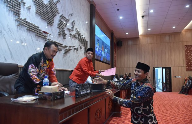 Foto: Suasana Rapat Paripurna di DPRD Kabupaten Sumenep (by. Ibnu)
