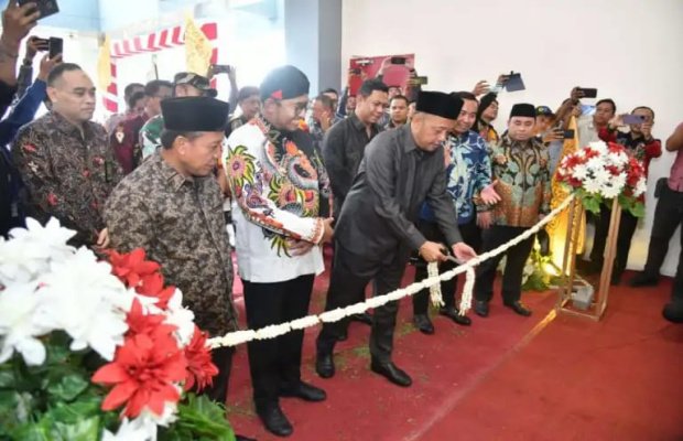 Foto: Peresmian Gedung DPRD Sumenep oleh Bupati Fauzi 