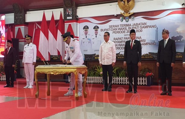 Foto: Serah Terima Jabatan Bupati dan wakil Sampang di Pendopo Trunojoyo