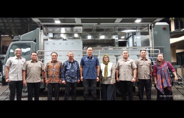 Foto: Mentri kordinator infrastruktur bidang pembangunan, Agus Harimurti Yudhoyono bersama jajaran PT indraprasta Mulia tehnik