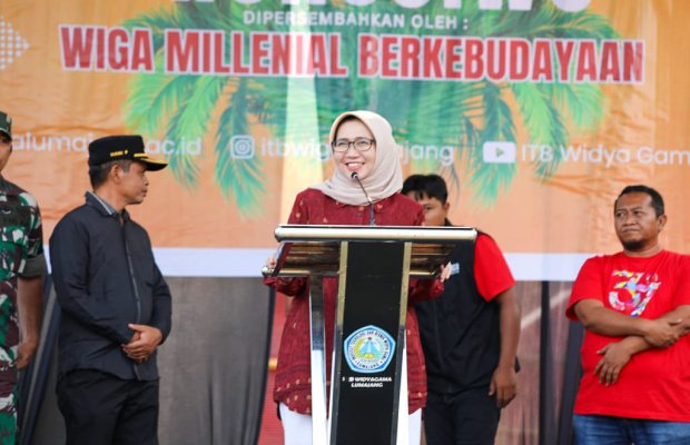 Foto: Bunda Indah memberikan sambutan (tim/kominfo)