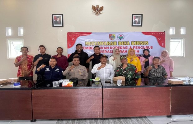 Foto: Pemerintah Desa bersama masyarakat setempat 