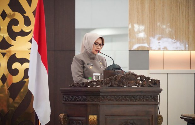 Foto : Bupati Lumajang, Indah Amperawati (Bunda Indah)