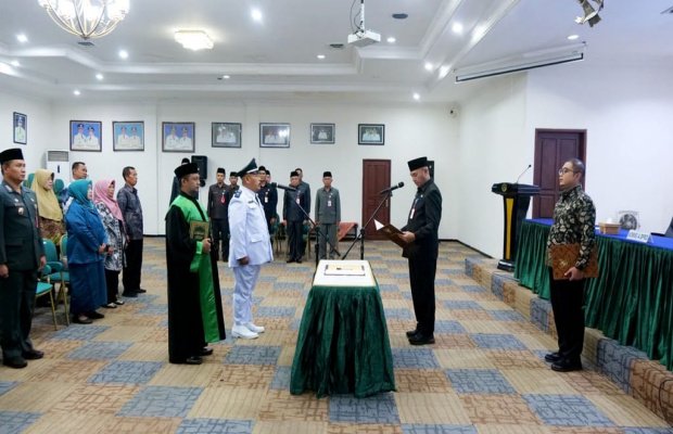 Foto: Pelantikan Pj. Kades Yosowilangun Kidul (Diskominfo LMJ)