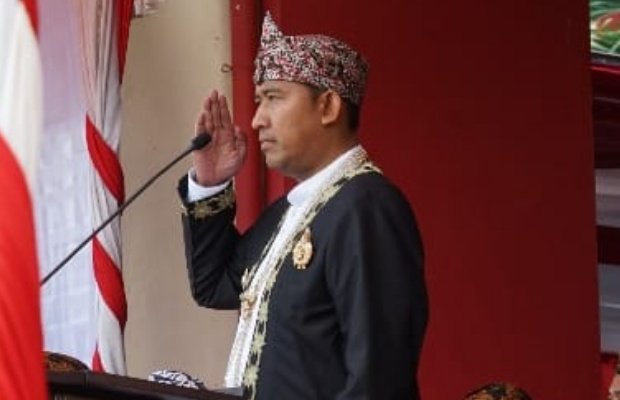 Foto: Bupati Sumenep Dr.H.Achmad Fauzie Wongsojudo, S.H, M.H, ketika sedang memimpin upacara detik-detik Proklamasi