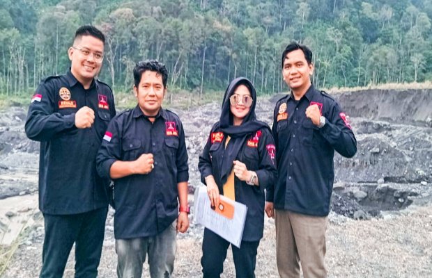Foto: Grib Jaya Kabupaten Lumajang dan Provinsi Jatim dilokasi yang menjadi persoalan.
