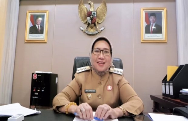 Foto : Bupati Lumajang Ir. Hj. Indah Amperawati Masdar M.Si (Bunda Indah).