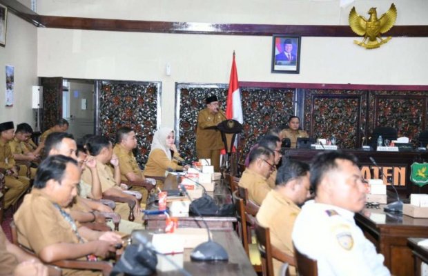 Foto: Wakil Bupati Sumenep KH. Imam Hasyim saat memberi sambutan 