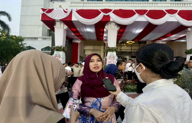 Foto: Senator DPD RI Dr. Lia Istifhama saat dikonfirmasi awak media di salah satu acara