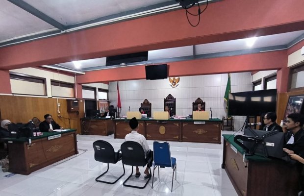 Foto: Suasana sidang kasus pencabulan
