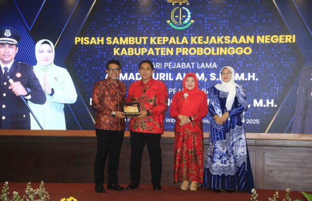 Foto : Momen Pisah Sambut Kajari Kabupaten Probolinggo